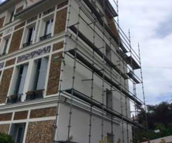 Peinture et ravalement de façade à Levallois-Perret (92300) dans les Hauts de Seine (92).